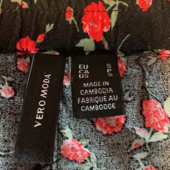 Vero moda maxi long skirt black red floral roses pockets 2 side slits Flowy easy - Picture 5 of 10